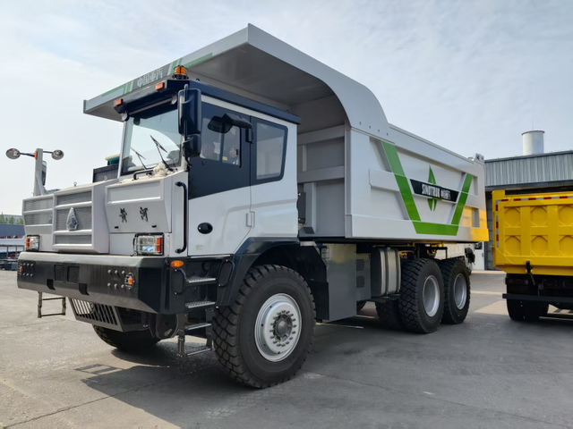 Sinotruk HOWO Yellow River 95 105 Range-extended off-highway wide-body dump truck (6×4) mining truck 53T 60T 